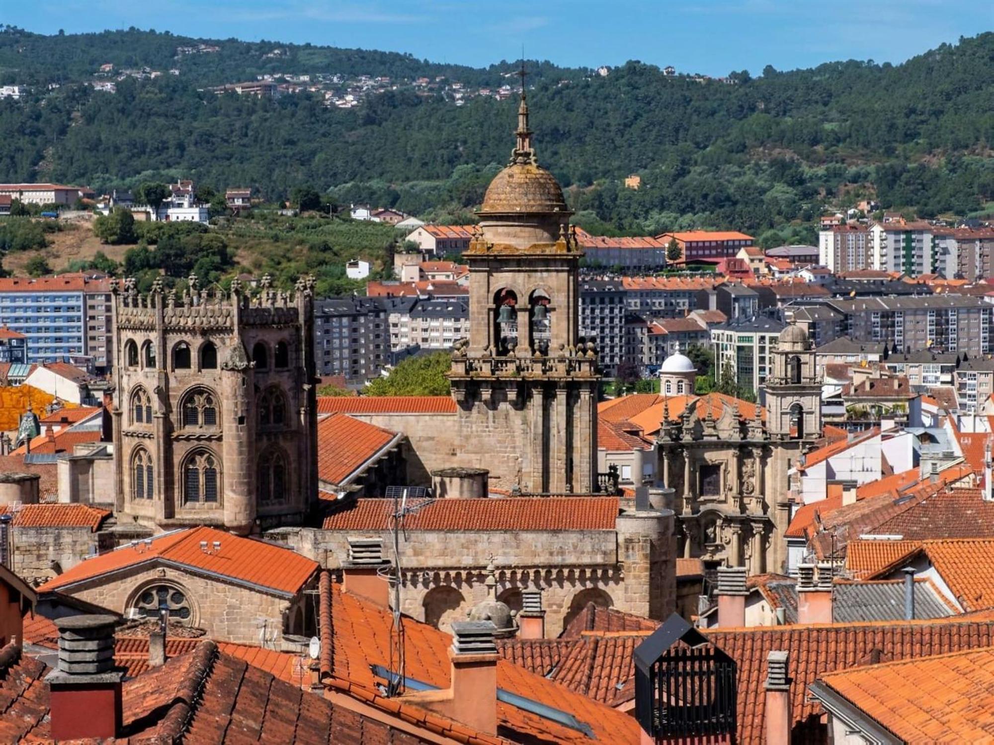 Charming Apartment In Ourense Overlooking The City Exterior photo